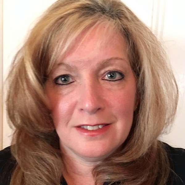 Staten Island Neuhaus Real Estate Agent Photo