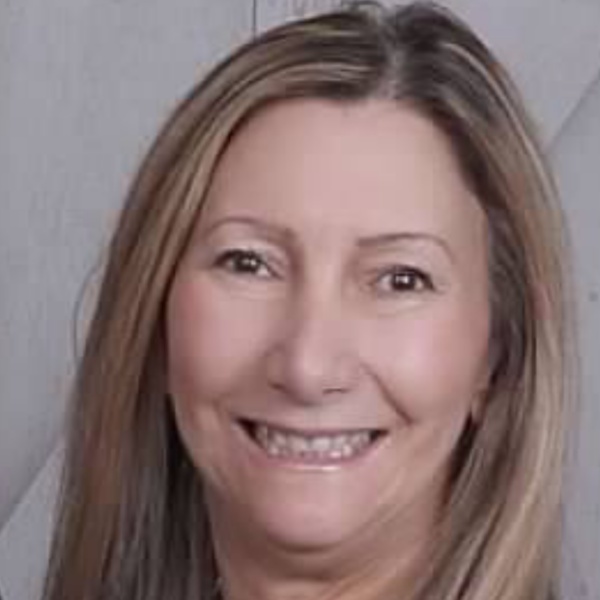 Staten Island Neuhaus Real Estate Agent Photo