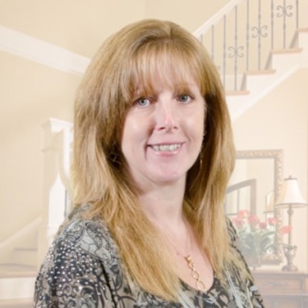 Staten Island Neuhaus Real Estate Agent Photo