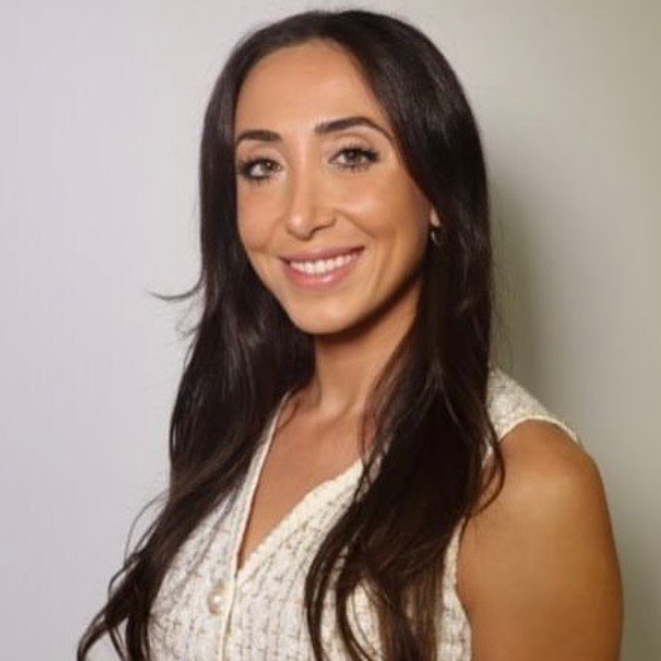 Staten Island Neuhaus Real Estate Agent Photo