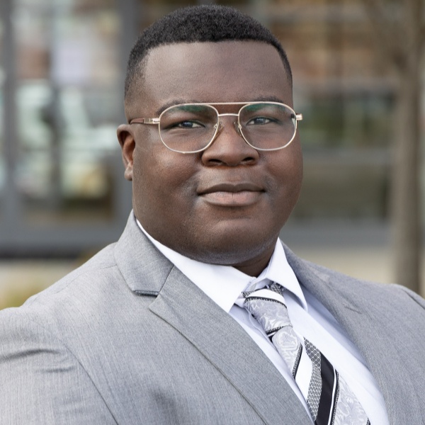 Staten Island Neuhaus Real Estate Agent Photo