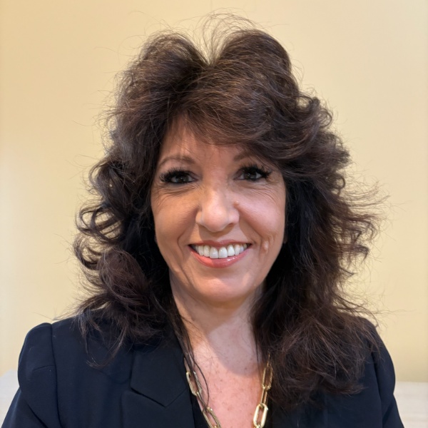 Staten Island Neuhaus Real Estate Agent Photo
