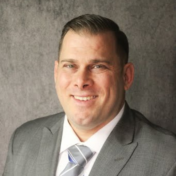 Staten Island Neuhaus Real Estate Agent Photo