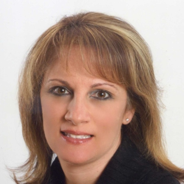 Staten Island Neuhaus Real Estate Agent Photo